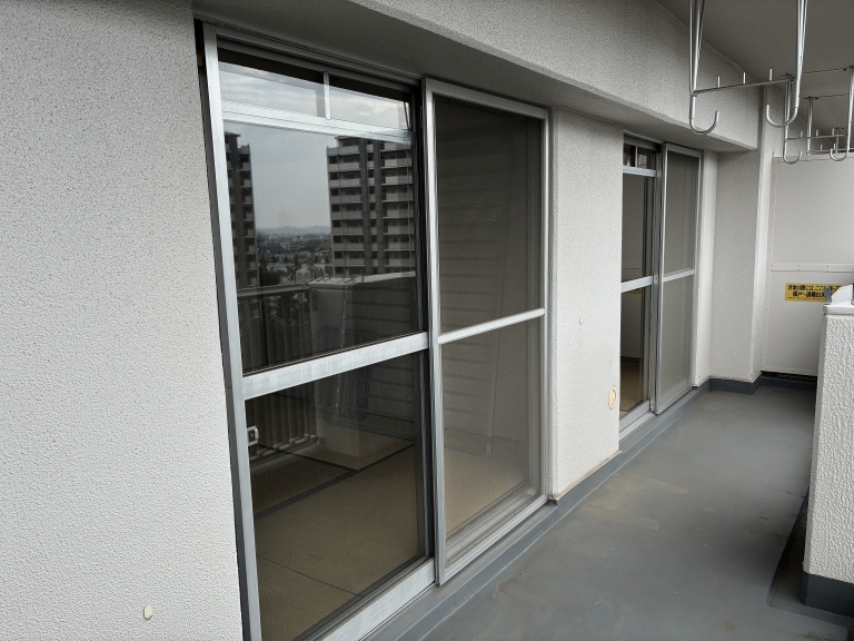 昭島つつじが丘ハイツ７号棟他４棟窓建具改修工事