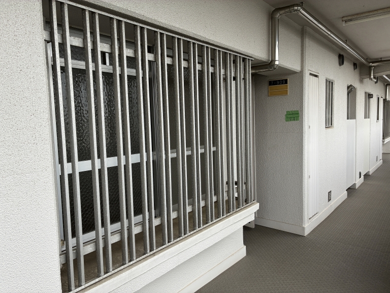 昭島つつじが丘ハイツ７号棟他４棟窓建具改修工事